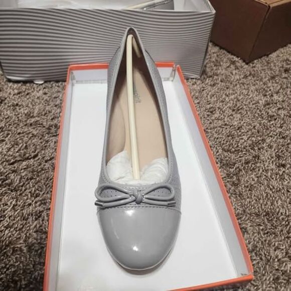 Easy Spirit Size 8 Flats NWT - Picture 2 of 7